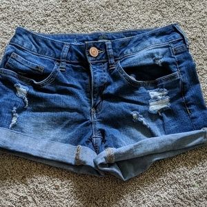Juniors So  distressed jean shorts.  Size 5